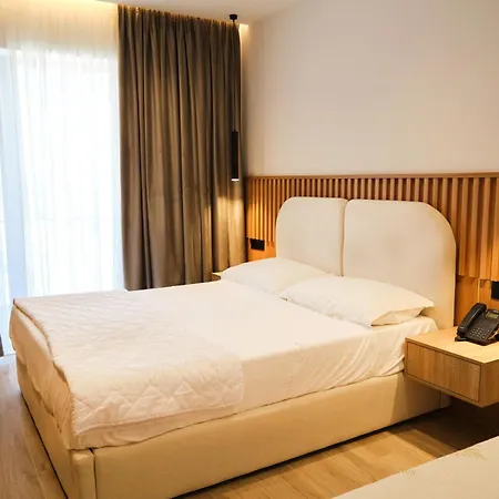 Ξενοδοχείο Albatros & Rrogozhine