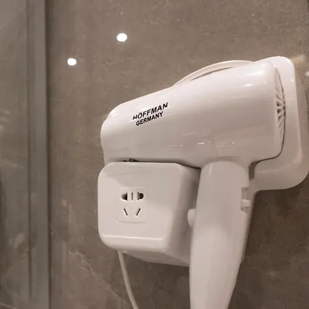 Albatros & Ξενοδοχείο