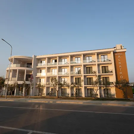 Ξενοδοχείο Albatros & 4*