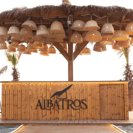 Ξενοδοχείο Albatros & Rrogozhine