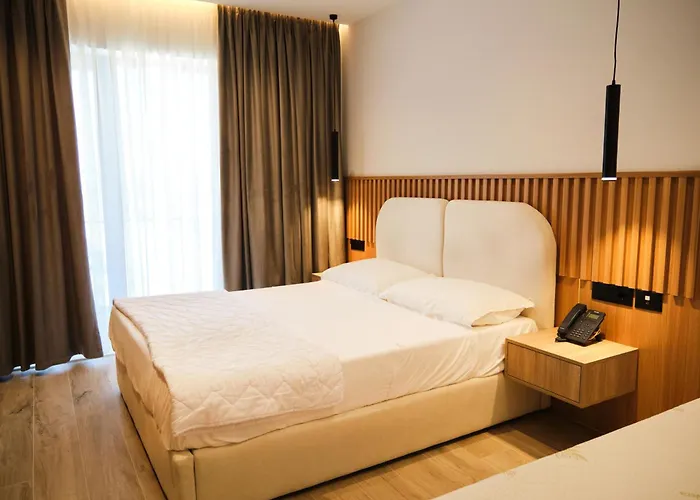 Hotel Albatros & Rrogozhine