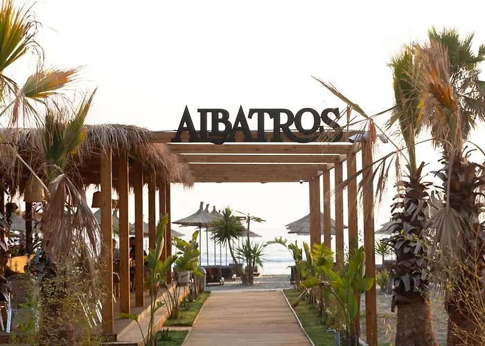 호텔 Albatros & Rrogozhine
