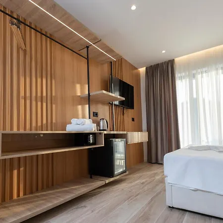 Otel Albatros & Rrogozhine
